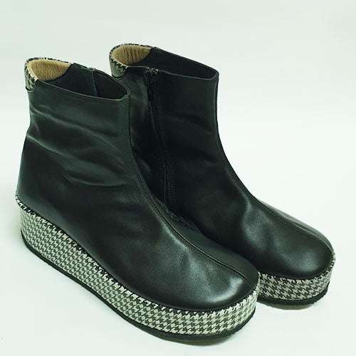 140 medium black